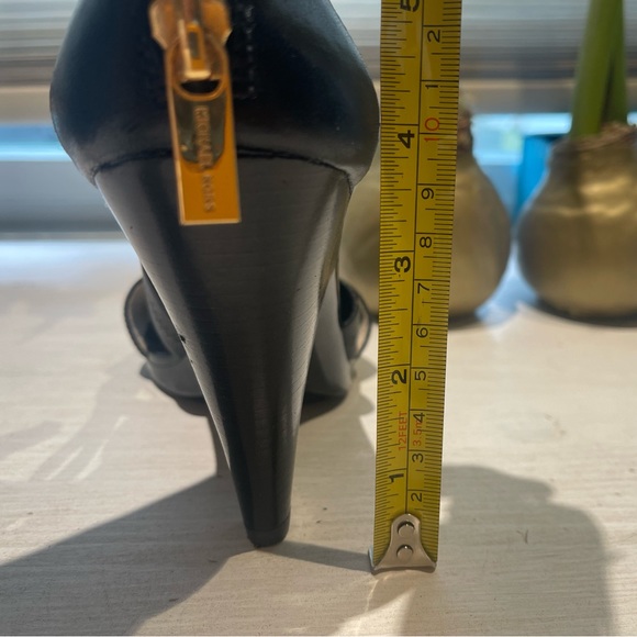 MICHAEL Kors leather strap heel sandals - Picture 9 of 10